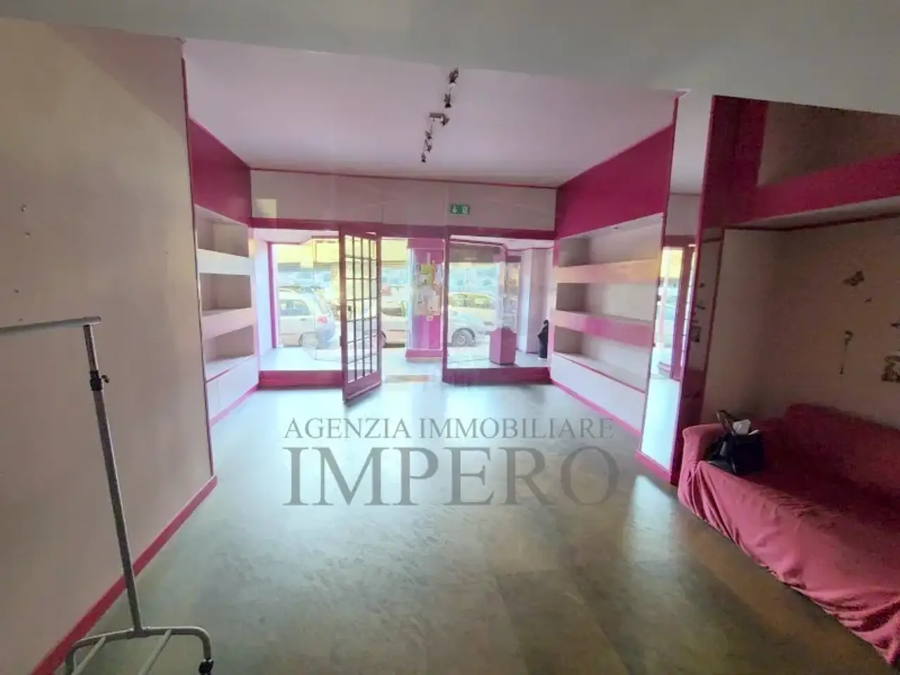 Abbigliamento in Via Tenda 10, Ventimiglia, {3} - Foto 1