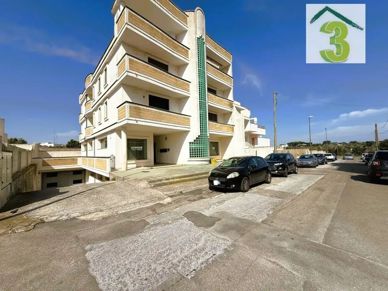 Esercizio commerciale in , Tricase, {3} - Foto 1
