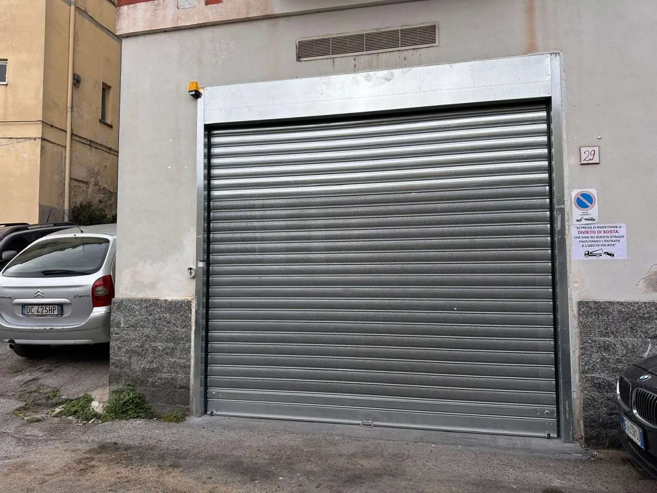 Locale commerciale in Via Gennaro Trincone 29, Salerno, {3} - Foto 1