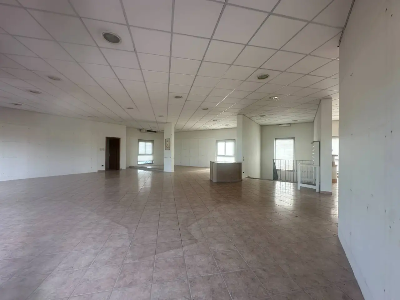 Esercizio commerciale in Viadei Bocchi 50, Capannori, {3} - Foto 2