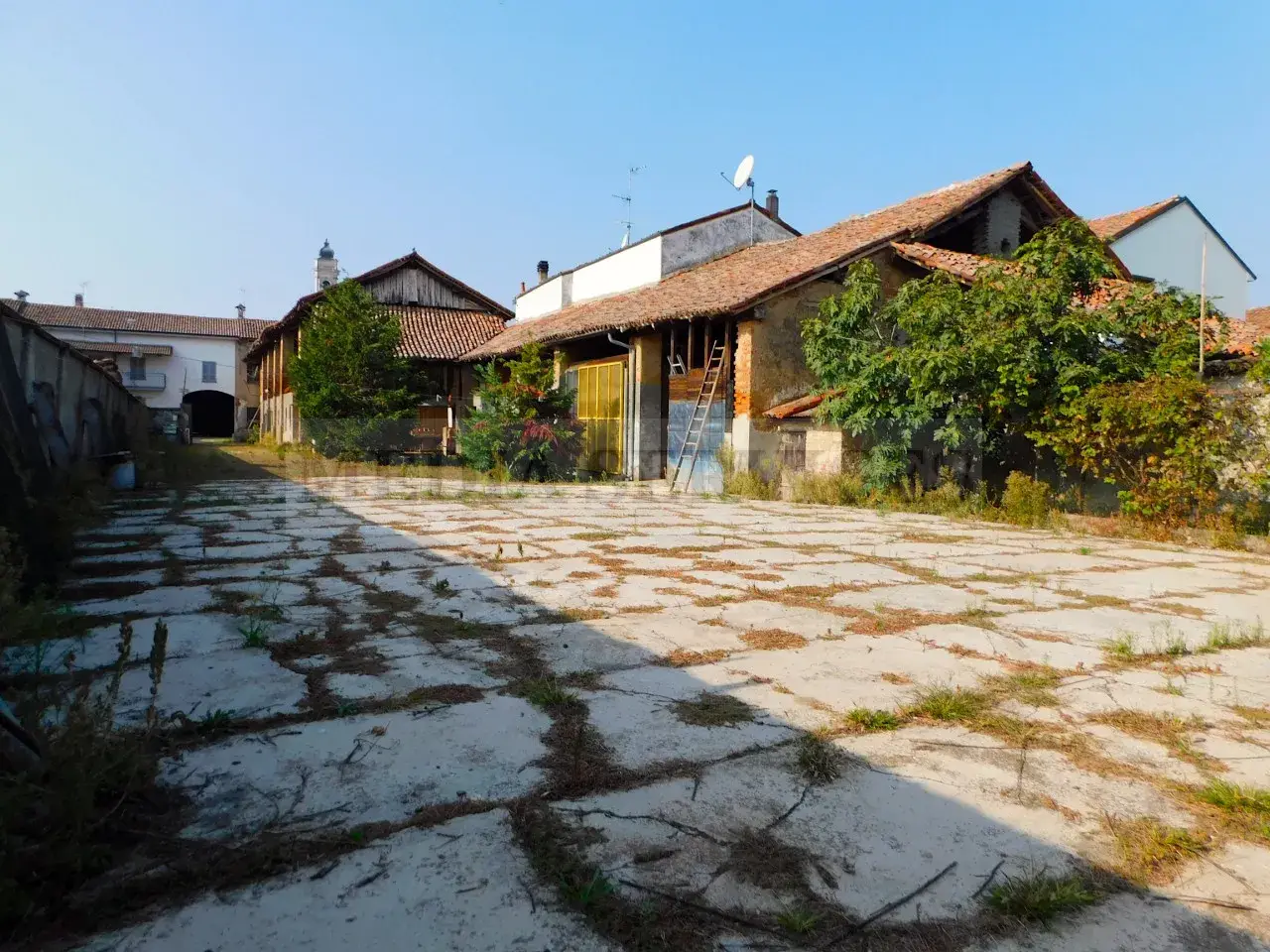 Magazzino in Via Secondo Bonacossa N° 36, Dorno, {3} - Foto 1