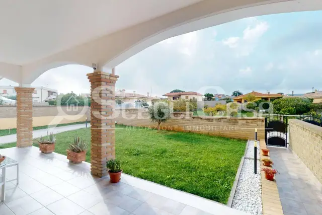 Villa in Via dei Mille, Anzio - Foto 1