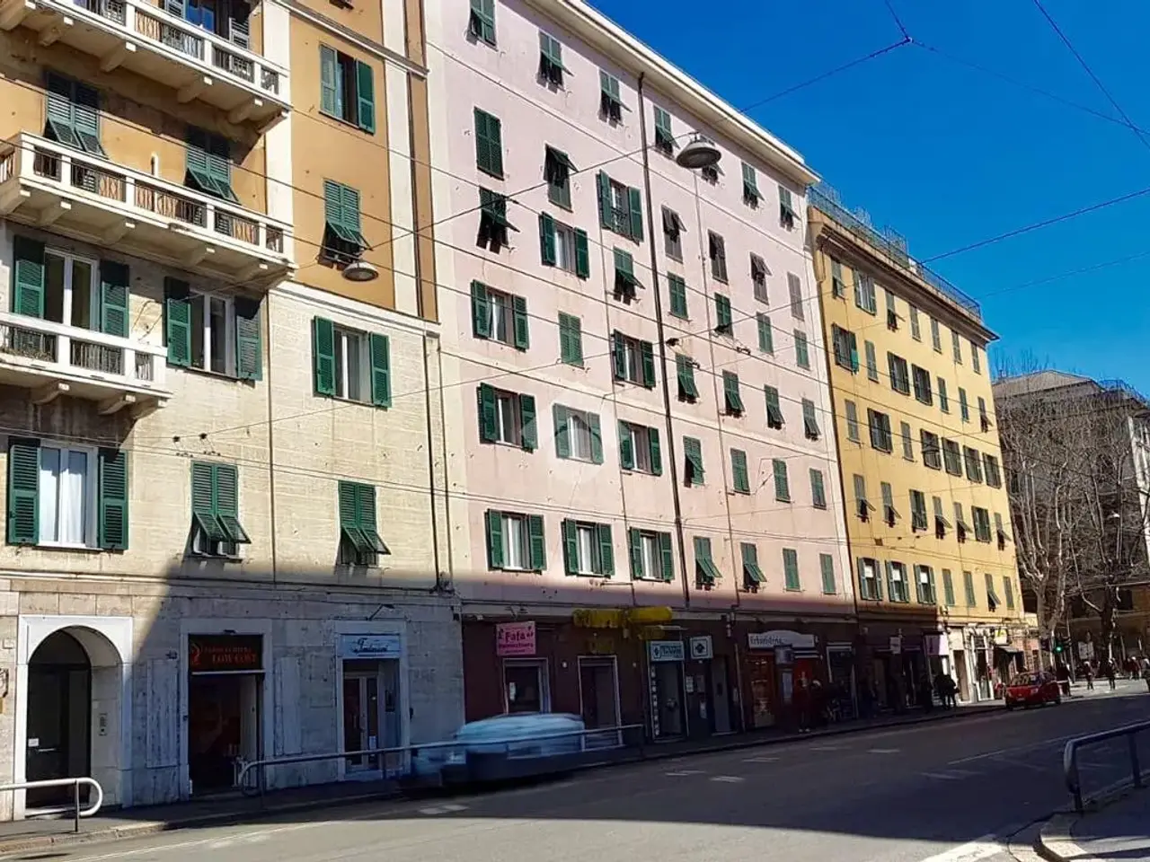 Magazzino in Corso Buenos Aires 20, Genova, {3} - Foto 1
