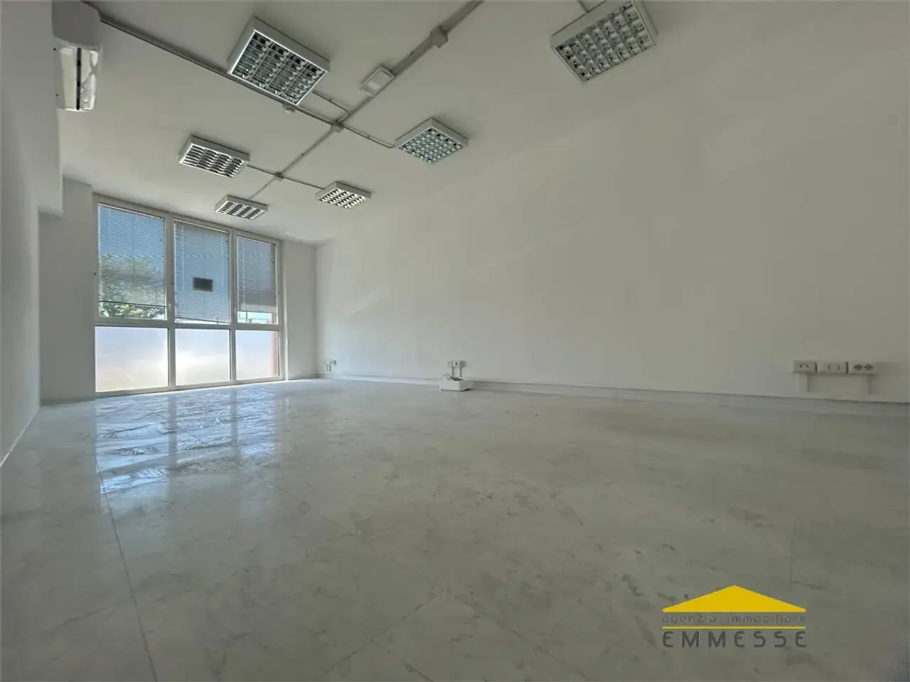 Ufficio in , Massa, {3} - Foto 1