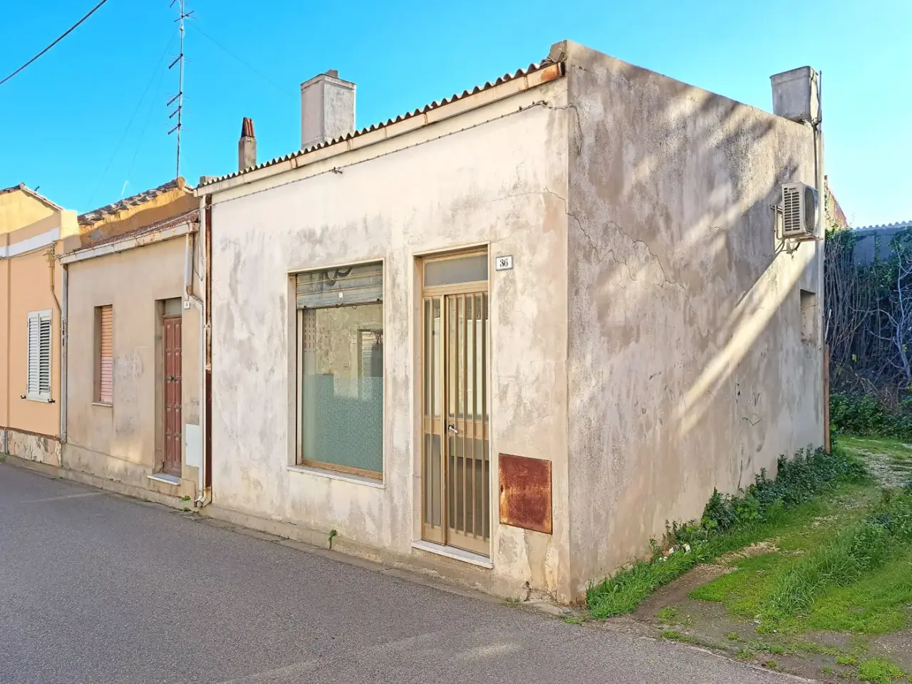 Negozio in , Sanluri, {3} - Foto 1