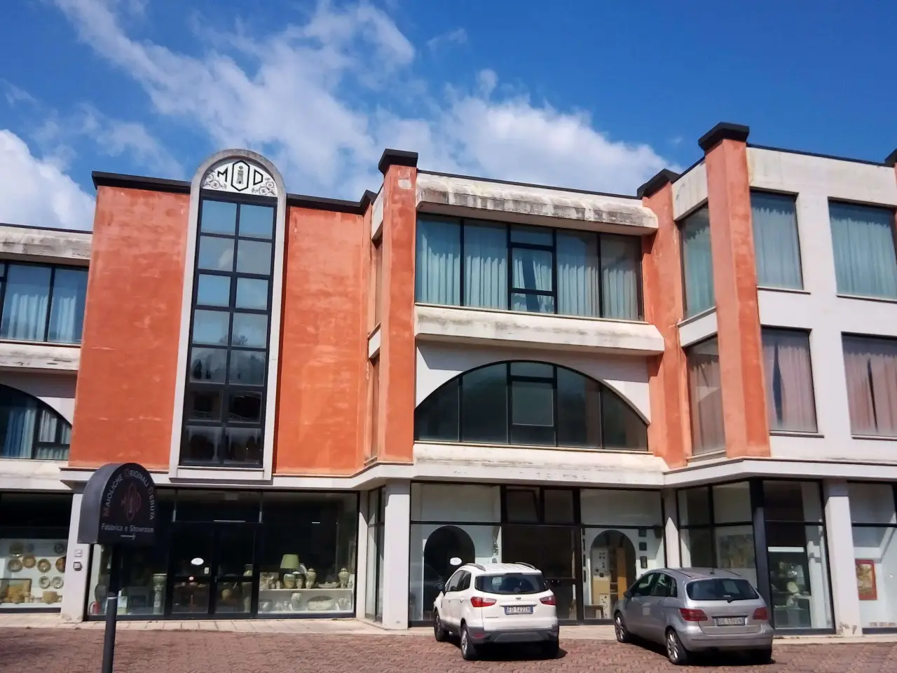 Palazzina commerciale in , Deruta, {3} - Foto 2