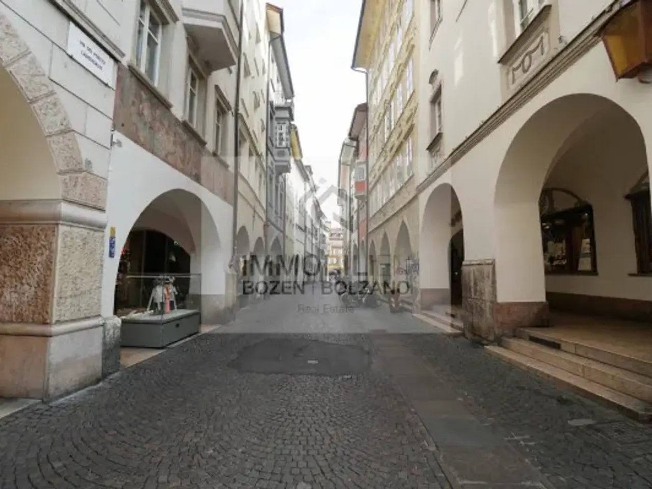 Negozio in Via dei Portici 22, Bolzano, {3} - Foto 2