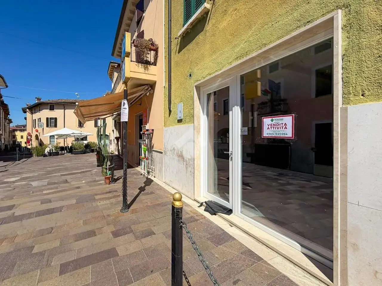 Negozio in Piazza Giuseppe Garibaldi 5, Manerba Del Garda, {3} - Foto 1