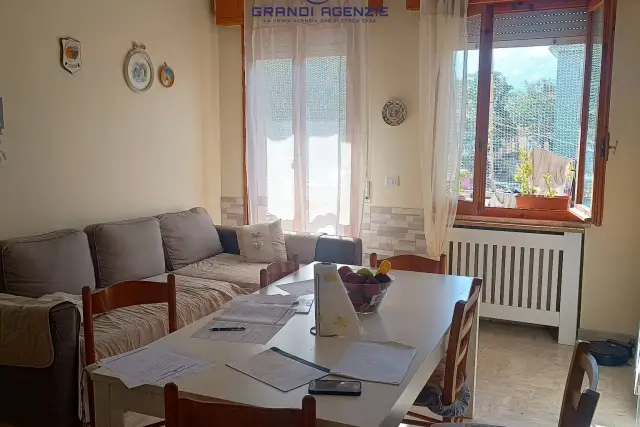 3-room flat in Viale della Libertà 78, Borgo Val di Taro - Photo 1