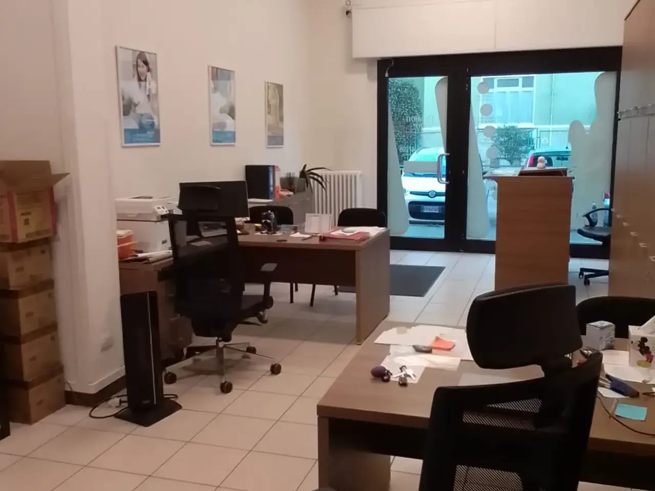 Negozio in Via Luigi Cadorna 57, Rho, {3} - Foto 1