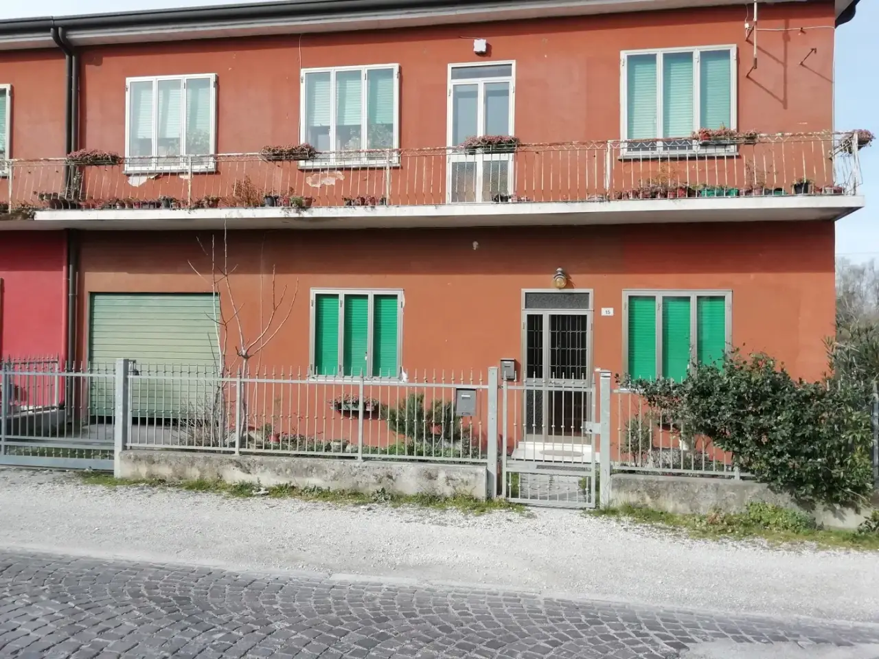 Palazzina commerciale in Cavarzere Via Piave 00, Cavarzere, {3} - Foto 1