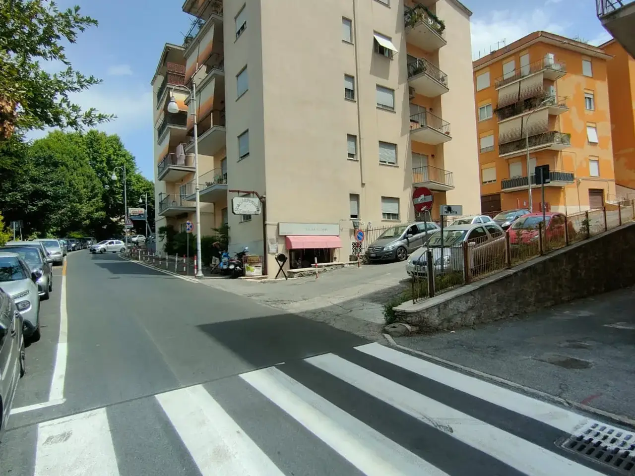 Negozio in Via Rea Silvia, Albano Laziale, {3} - Foto 1