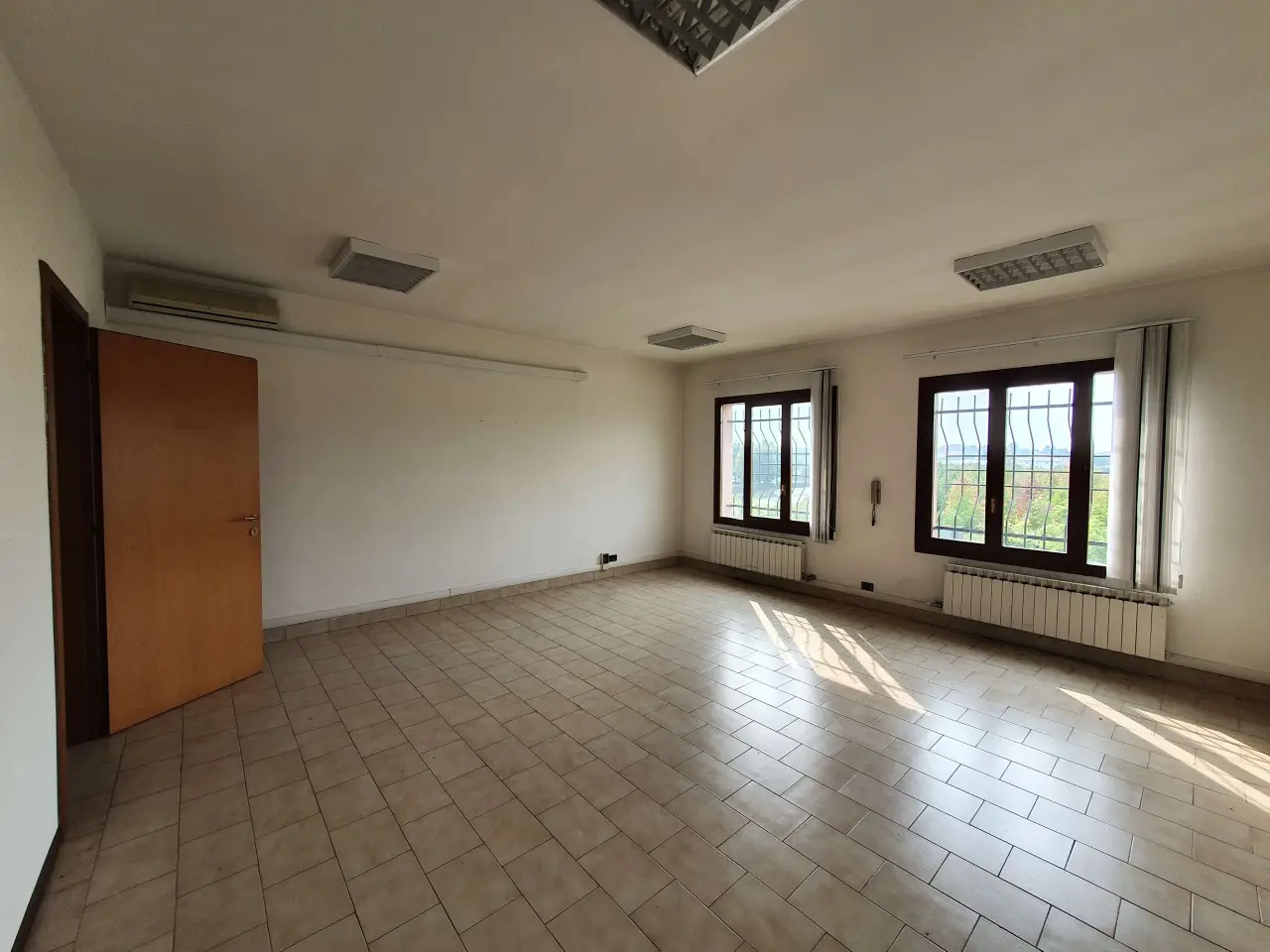 Ufficio in Via Piave  12, Vertemate con Minoprio, {3} - Foto 1