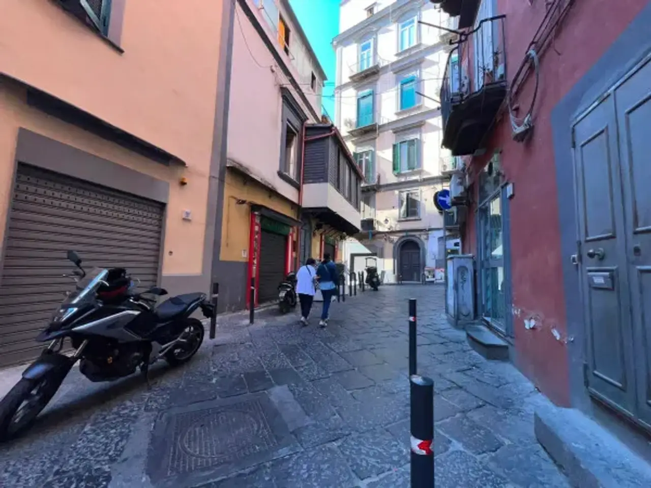 Negozio in Vico Mortelle, Napoli, {3} - Foto 2
