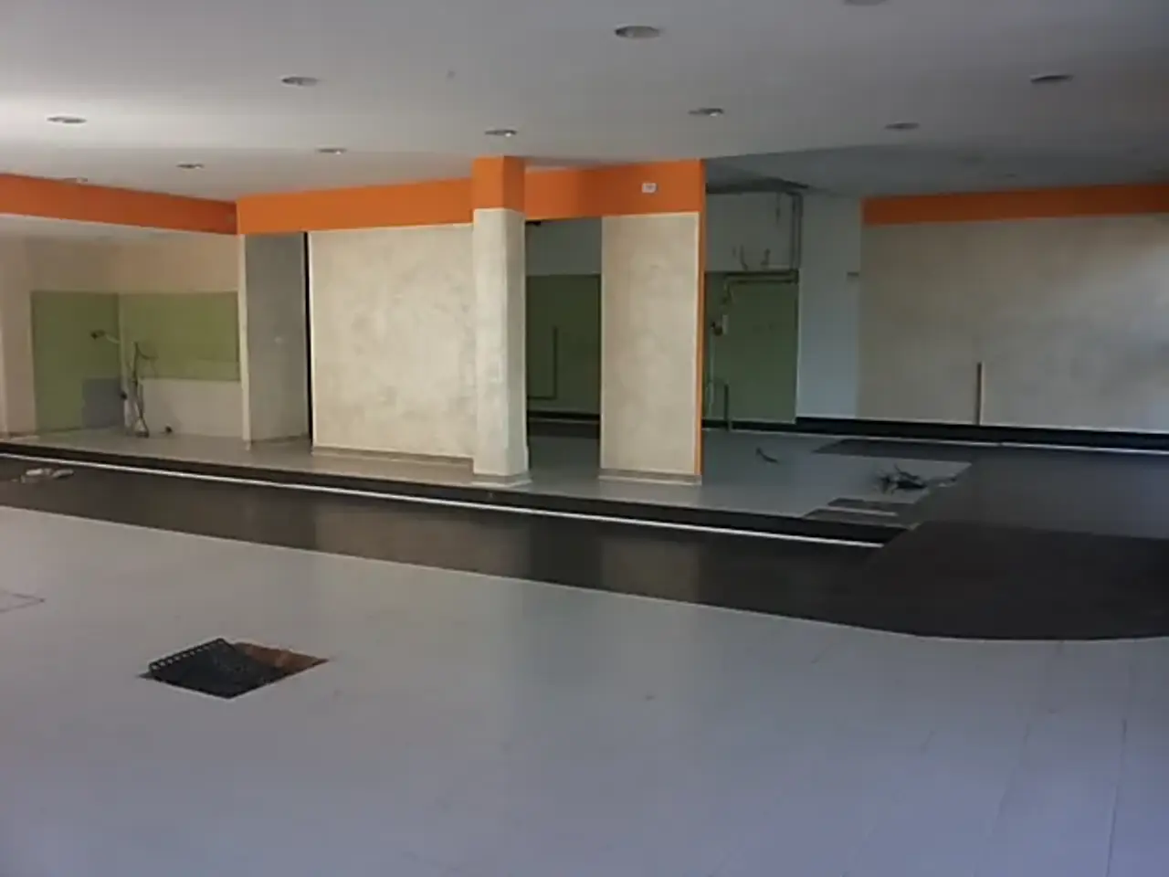 Esercizio commerciale in Via Giacomo Leopardi, Ponsacco, {3} - Foto 1