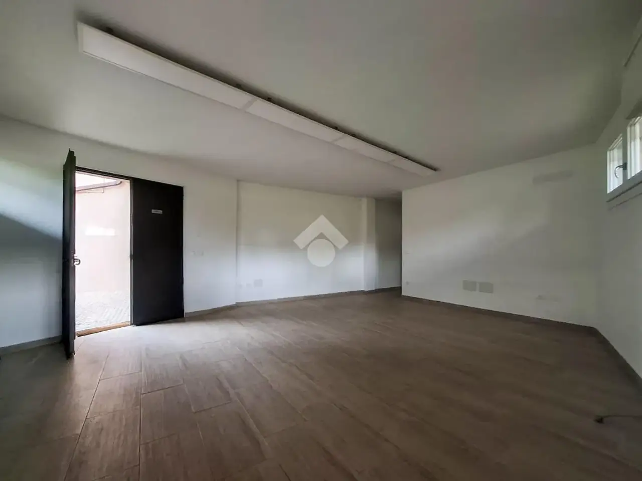 Ufficio in Via Giuseppe Verdi 13, Peschiera Del Garda, {3} - Foto 1