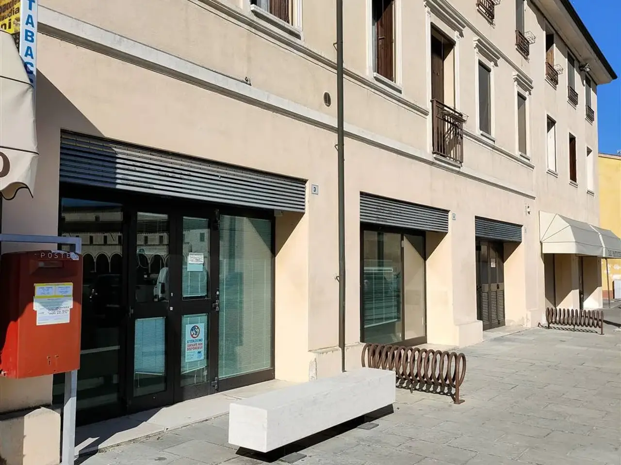 Negozio in Piazza Matilde di Canossa, San Benedetto Po, {3} - Foto 1