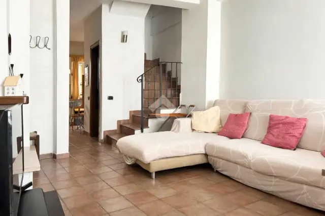 4-room flat in Via Miscetti 7, Sutri - Photo 1