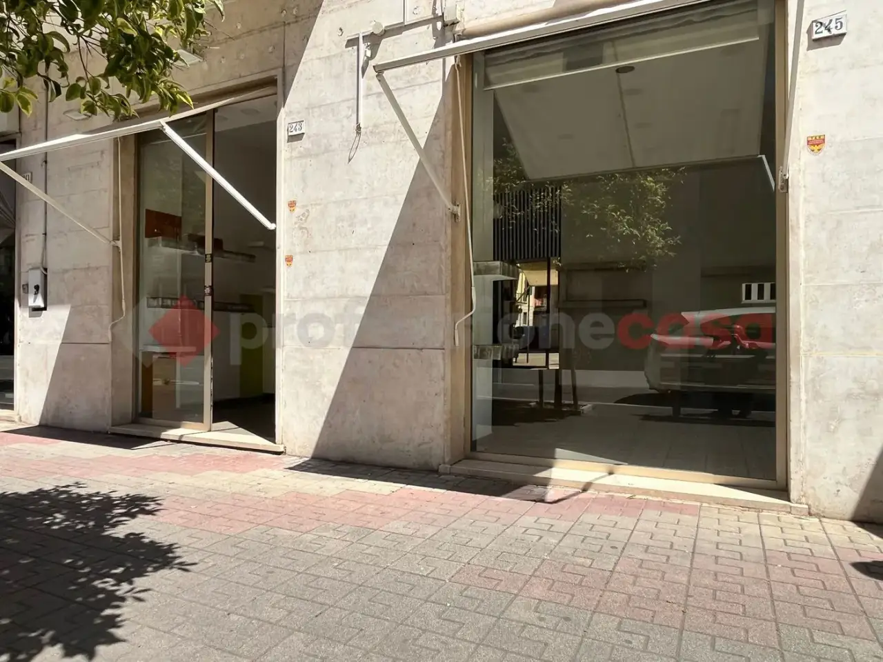 Negozio in Corso della Repubblica 243, Cassino, {3} - Foto 2