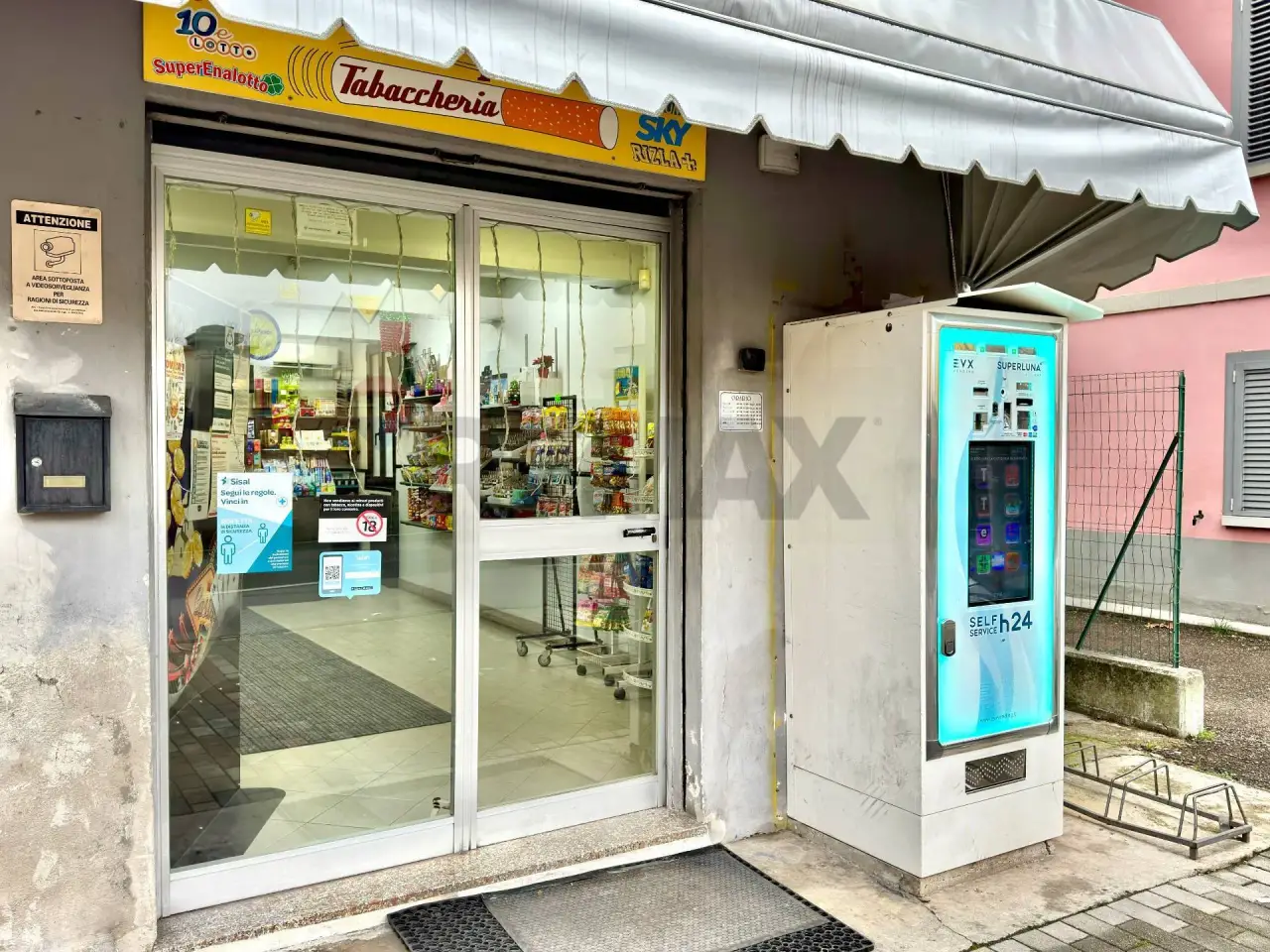 Esercizio commerciale in Via Bligny 16, Reggio Emilia, {3} - Foto 1