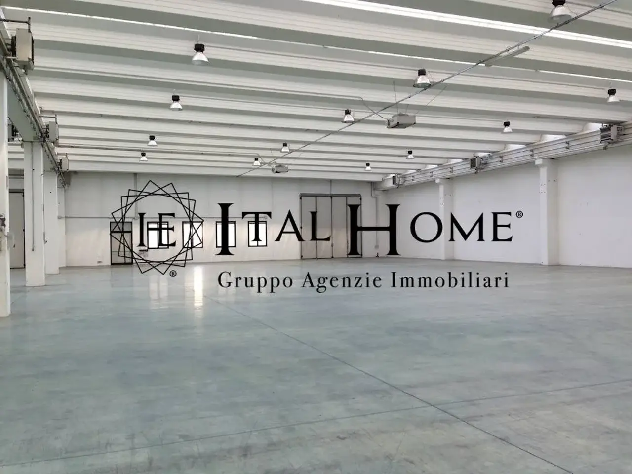 Capannone in Maggianico, Lecco, {3} - Foto 1