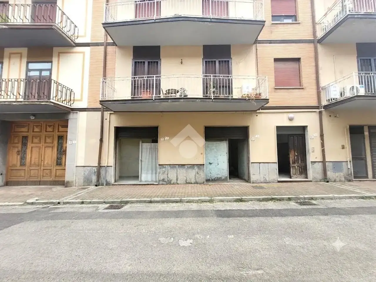 Negozio in Via Aldo Moro 9, Airola, {3} - Foto 2