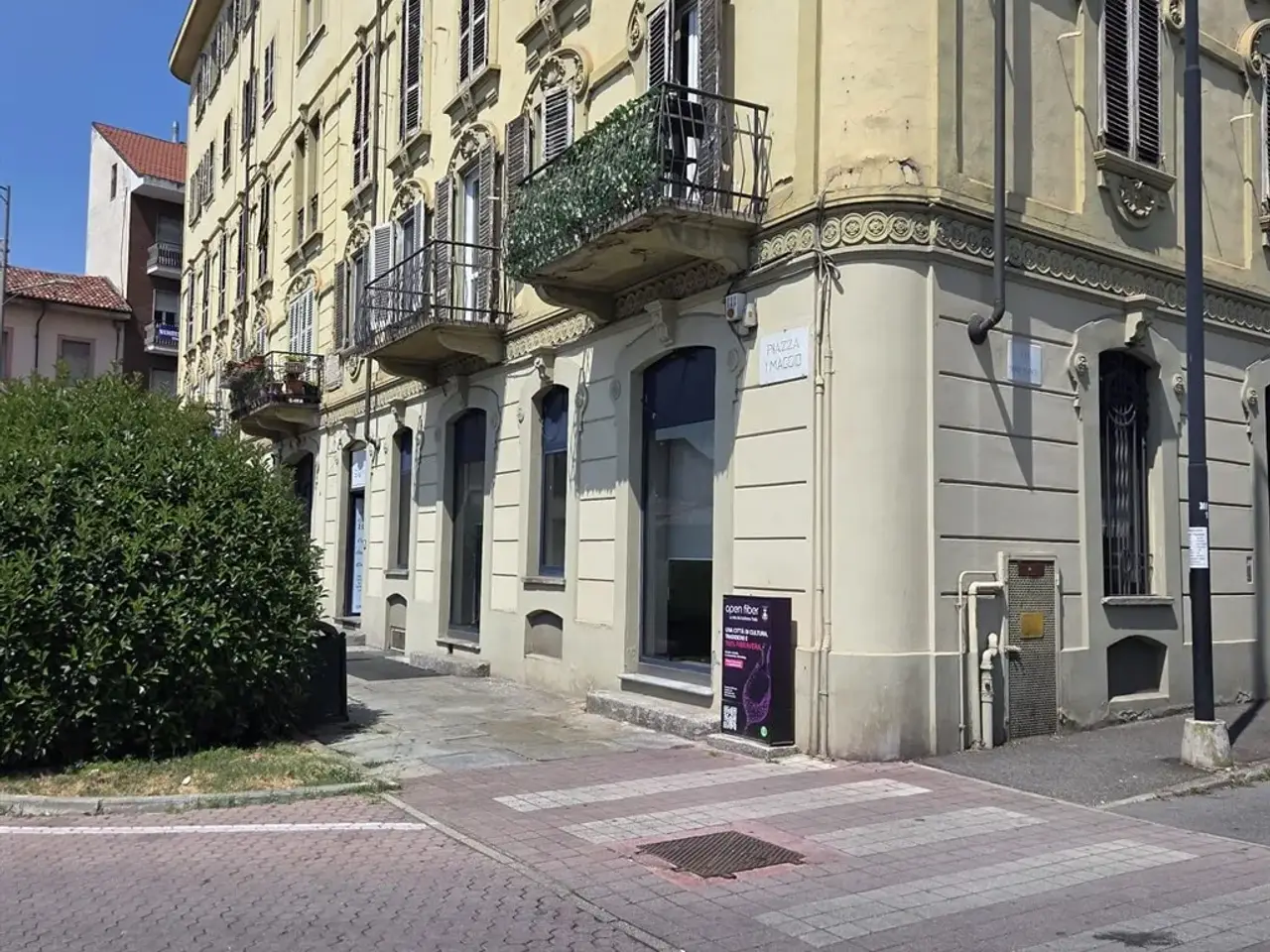 Negozio in Piazza 1° Maggio 1, Asti, {3} - Foto 1