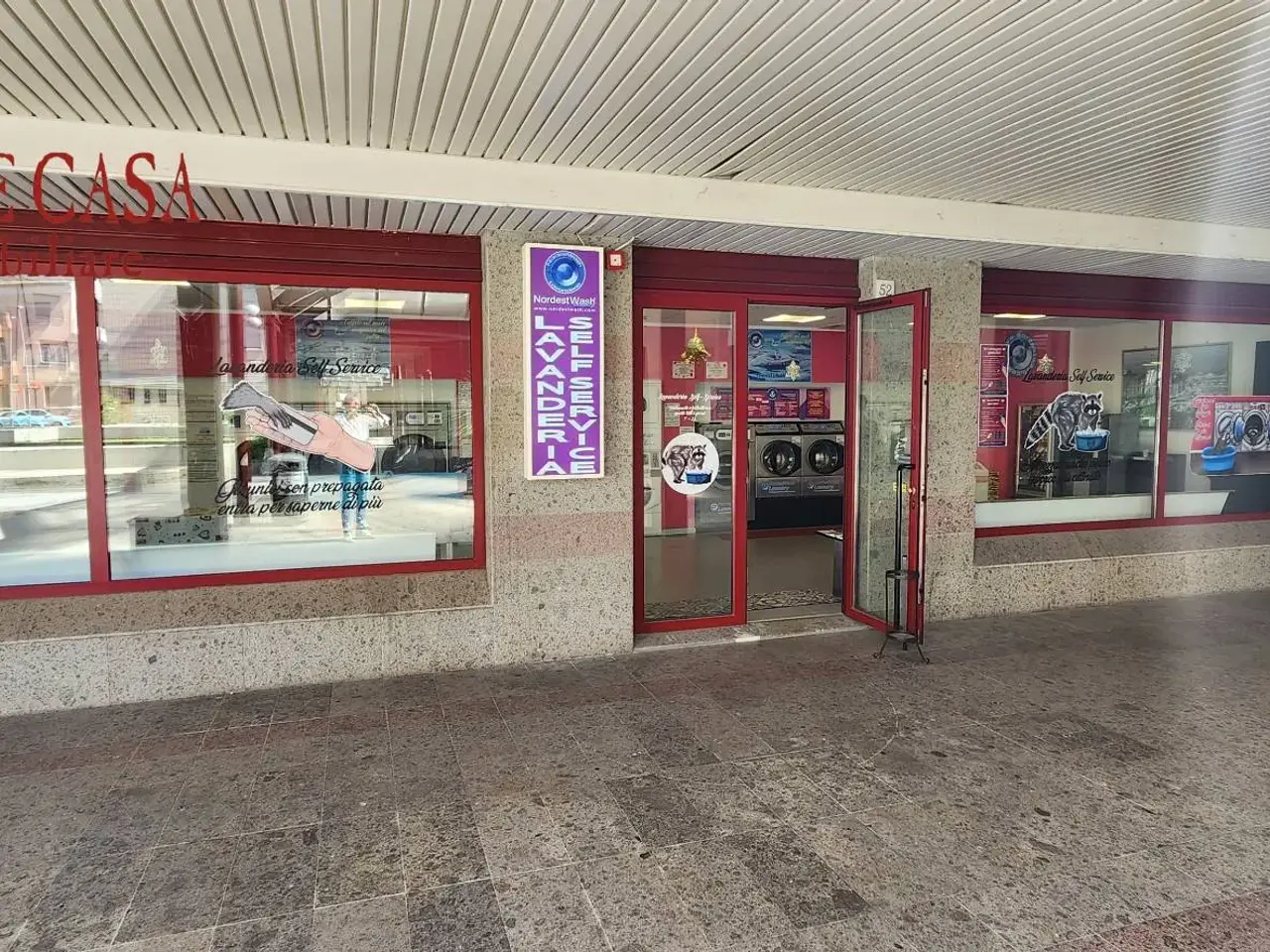 Negozio in 9 Giugno 52, Monfalcone, {3} - Foto 1