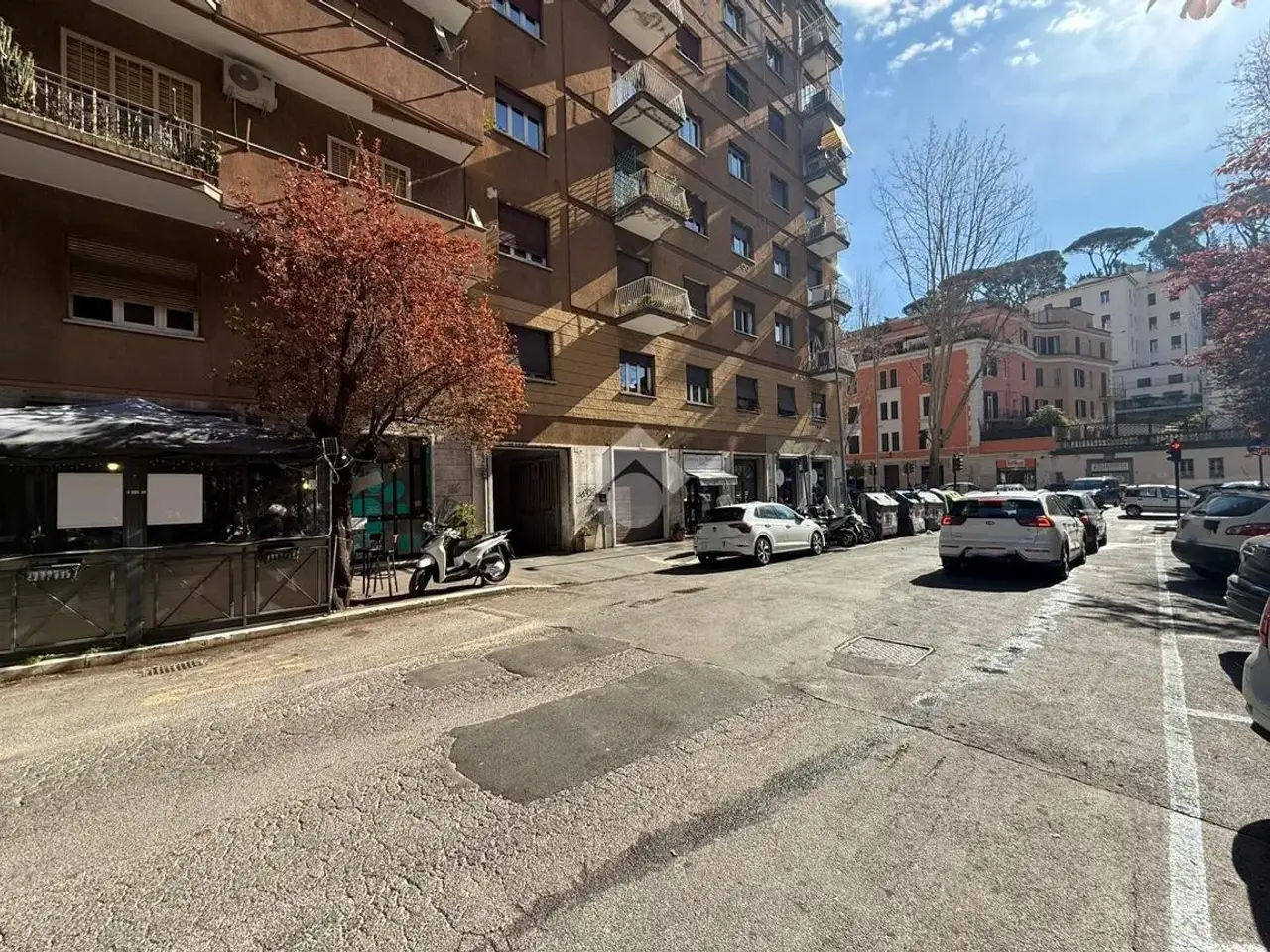 Magazzino in Via Marcantonio Bragadin 12, Roma, {3} - Foto 1