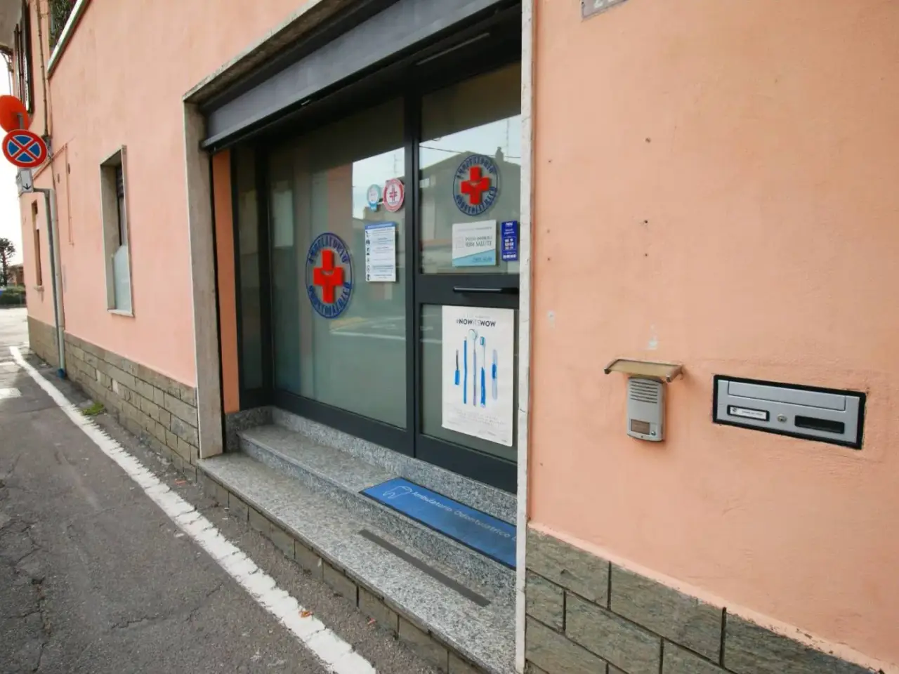Negozio in Via De Wich 22, Locate Varesino, {3} - Foto 1