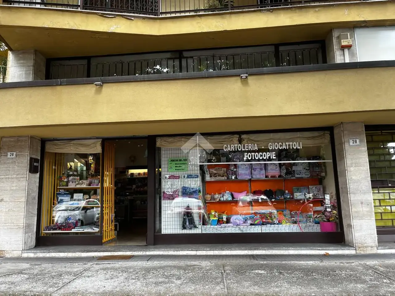 Negozio in Via Torino 28, Busto Arsizio, {3} - Foto 1