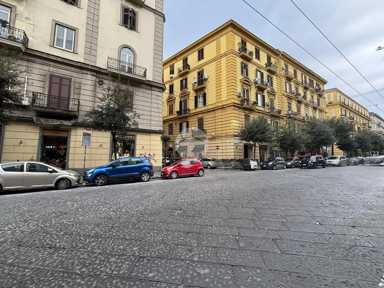 Negozio in Corso Giuseppe Garibaldi 253, Napoli, {3} - Foto 1