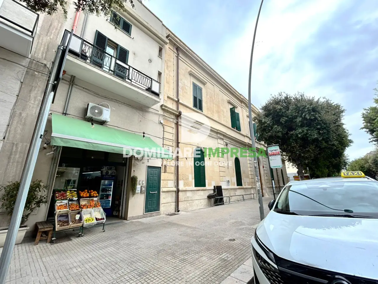 Locale commerciale in Via Taranto 35, Lecce, {3} - Foto 2