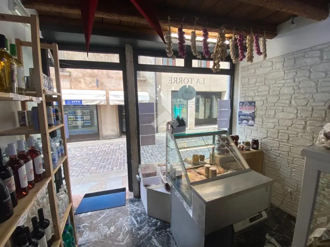 Negozio in Via Vittorelli 17, Bassano Del Grappa, {3} - Foto 2
