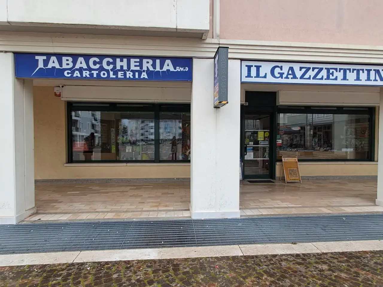 Esercizio commerciale in Piazza Martin Luther King, Rubano, {3} - Foto 1