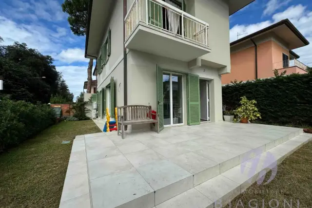 Two-family villa, Pietrasanta - Photo 1