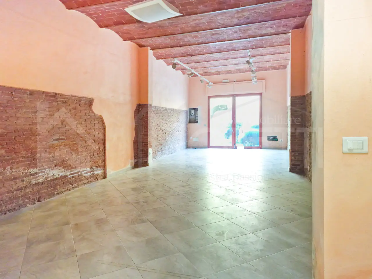 Negozio in Via Roma, Collesalvetti, {3} - Foto 1