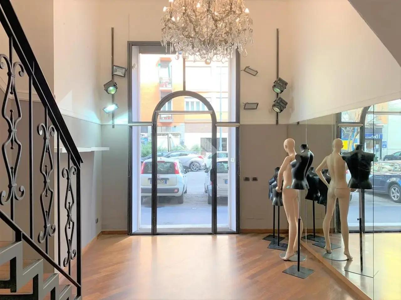 Negozio in Via Leone Tolstoi, Milano, {3} - Foto 1