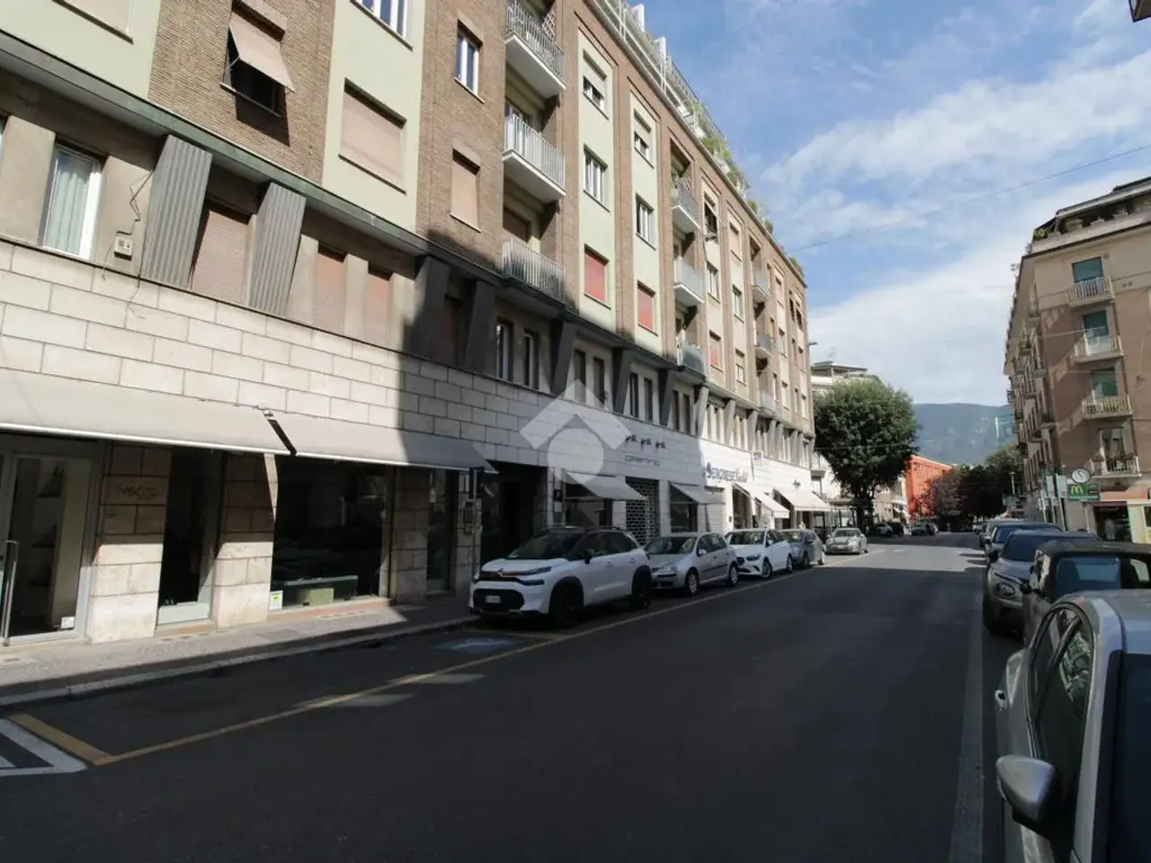 Ufficio in Via Primo Maggio 46, Terni, {3} - Foto 1