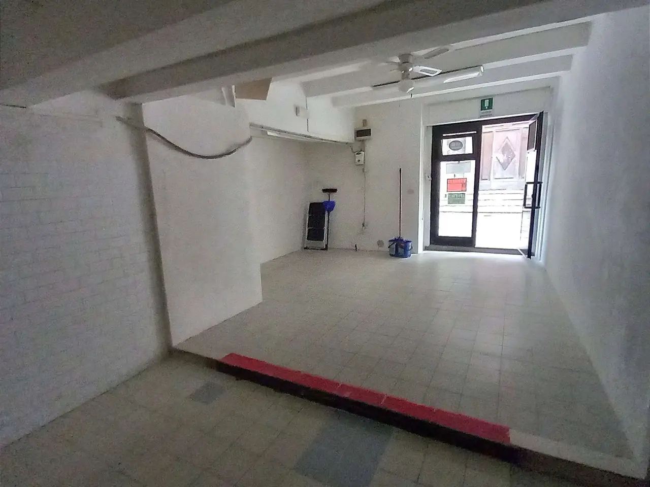 Negozio in , Osimo, {3} - Foto 2