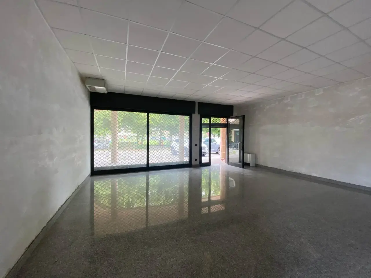 Negozio in , Rottofreno, {3} - Foto 1