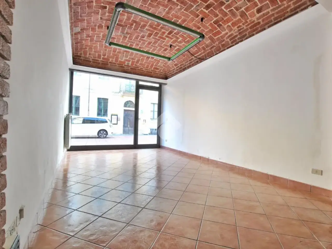 Negozio in Corso Nuova Italia 182, Santhia', {3} - Foto 1