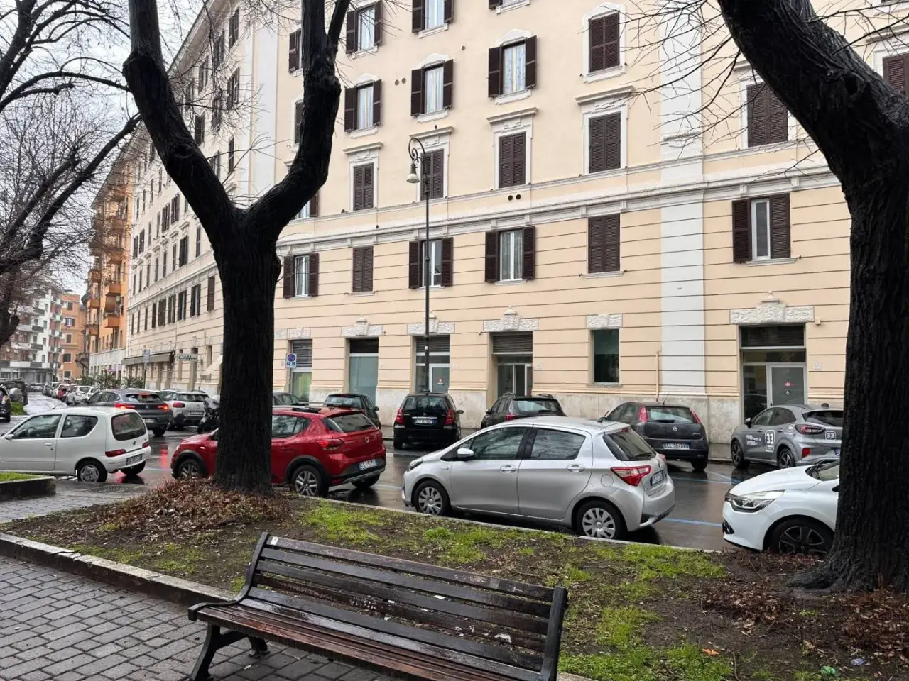 Negozio in Piazza dei Siculi 13, Roma, {3} - Foto 2