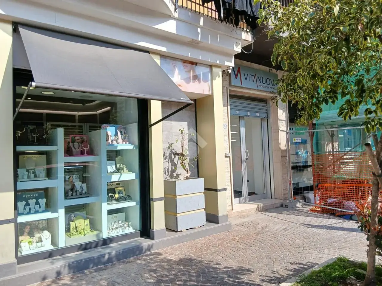 Negozio in Via Felice Terracciano 21, Pomigliano D'Arco, {3} - Foto 1