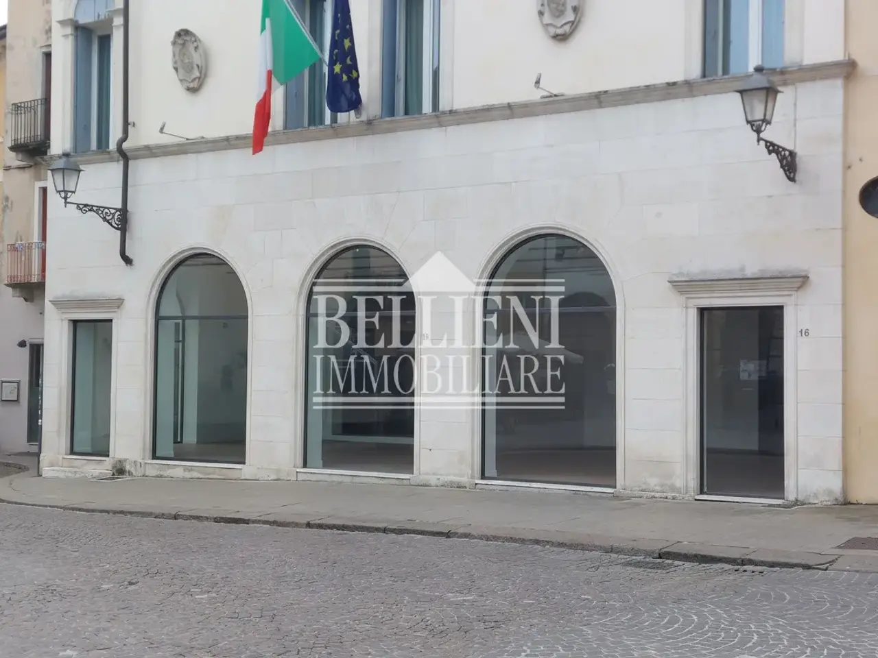 Negozio in Piazza del Castello, Vicenza, {3} - Foto 1