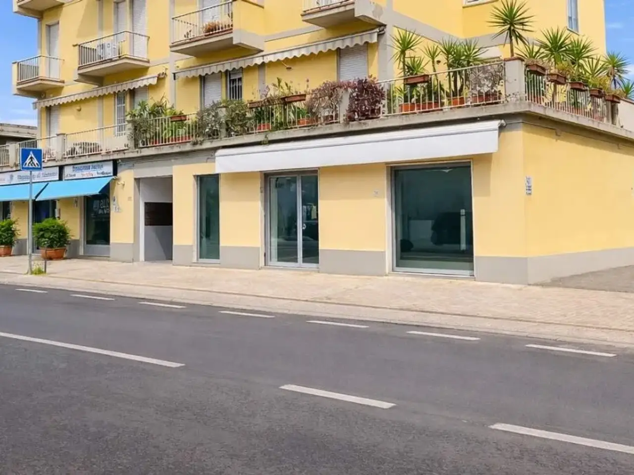Palazzina commerciale in Via Dalmazia 302, Pistoia, {3} - Foto 2