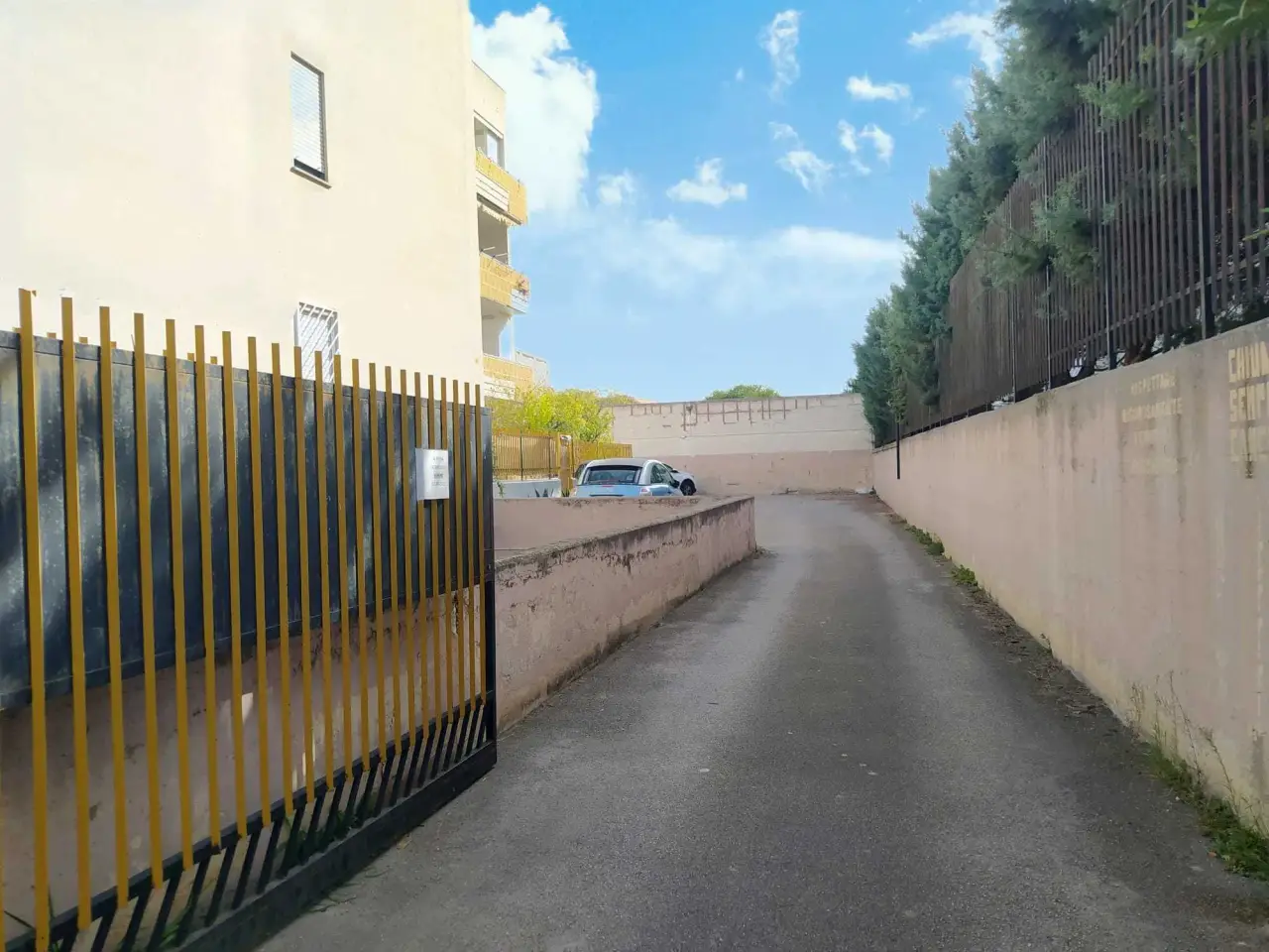 Parcheggio chiuso in , Trani, {3} - Foto 2
