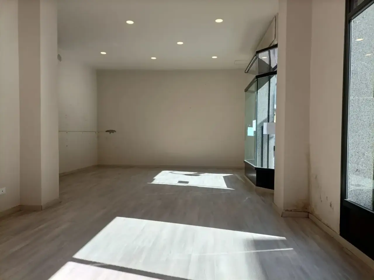 Negozio in , Cassano d'Adda, {3} - Foto 1