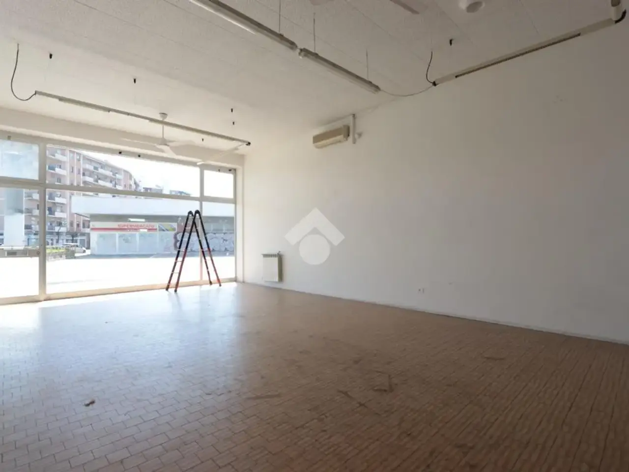 Negozio in Via Maria Bensi 65, Alessandria, {3} - Foto 1