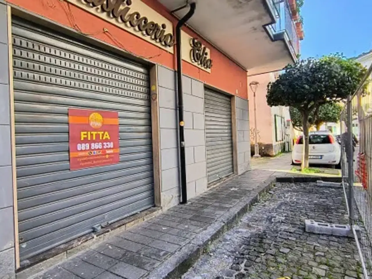 Negozio in Via Paolo Scarpone, Giffoni Valle Piana, {3} - Foto 1